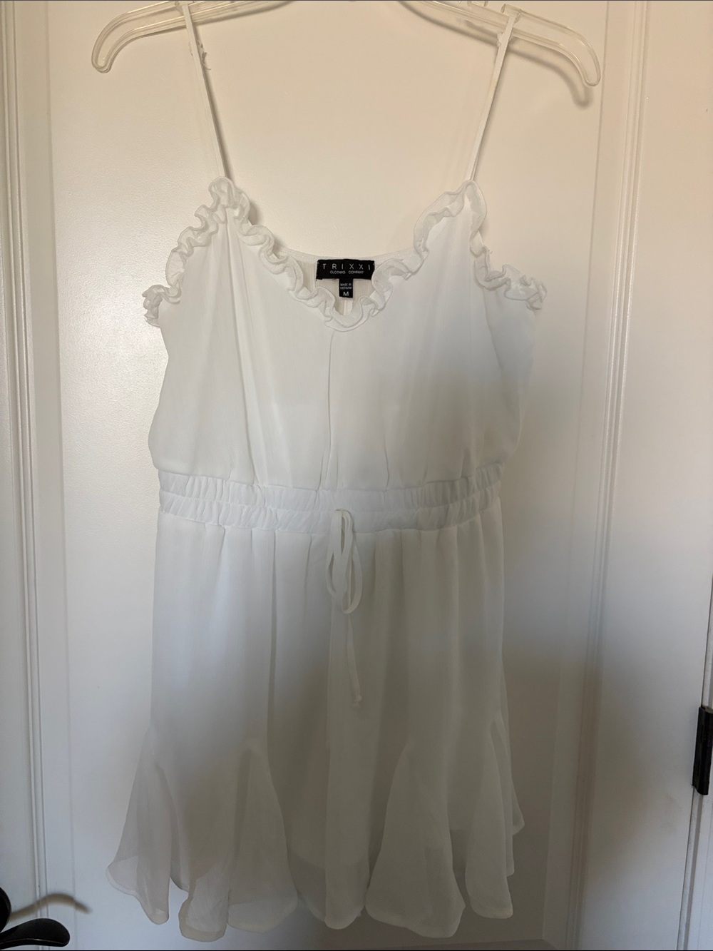 White Ruffled-Trim Chiffon Romper (25 in long, 14 in. waist, Juniors  M,